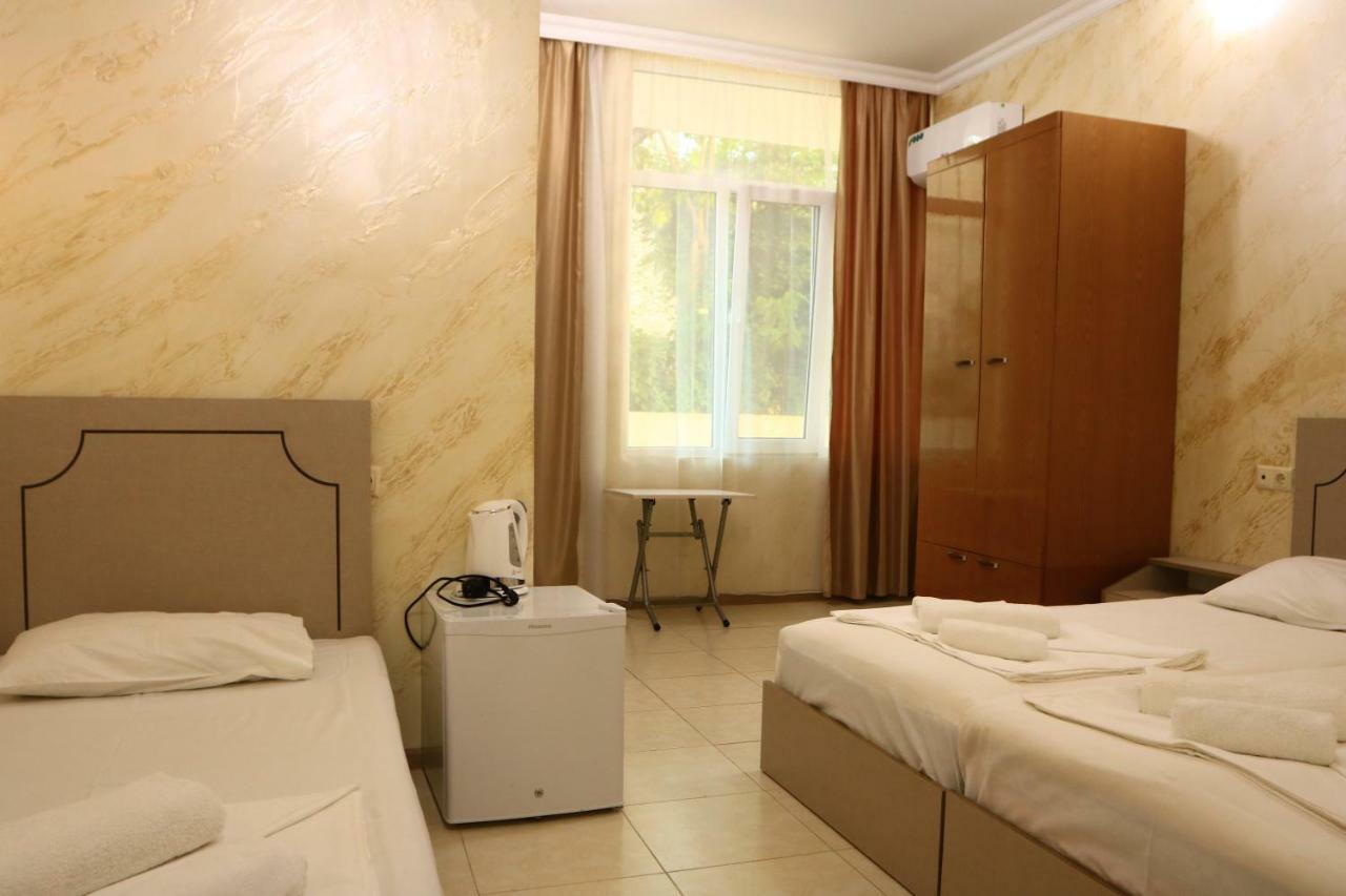 Rainbow Rooms Apart Hotel Makhinjauri Exterior photo