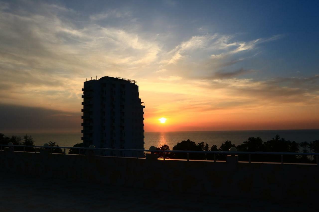 Rainbow Rooms Apart Hotel Makhinjauri Exterior photo