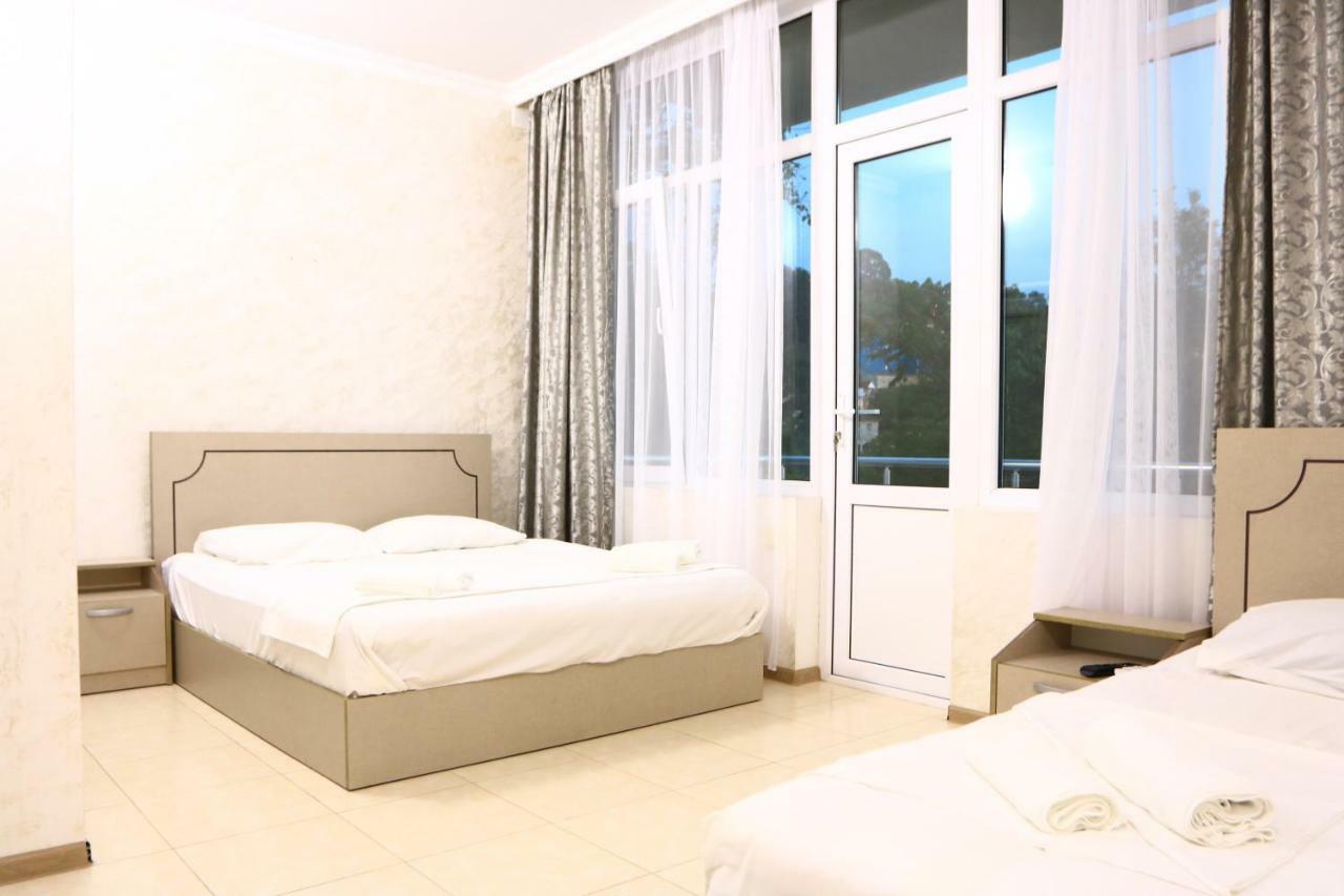 Rainbow Rooms Apart Hotel Makhinjauri Exterior photo